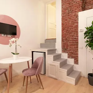 https://relstay-brera-lovely-1br.it-lombardy.com